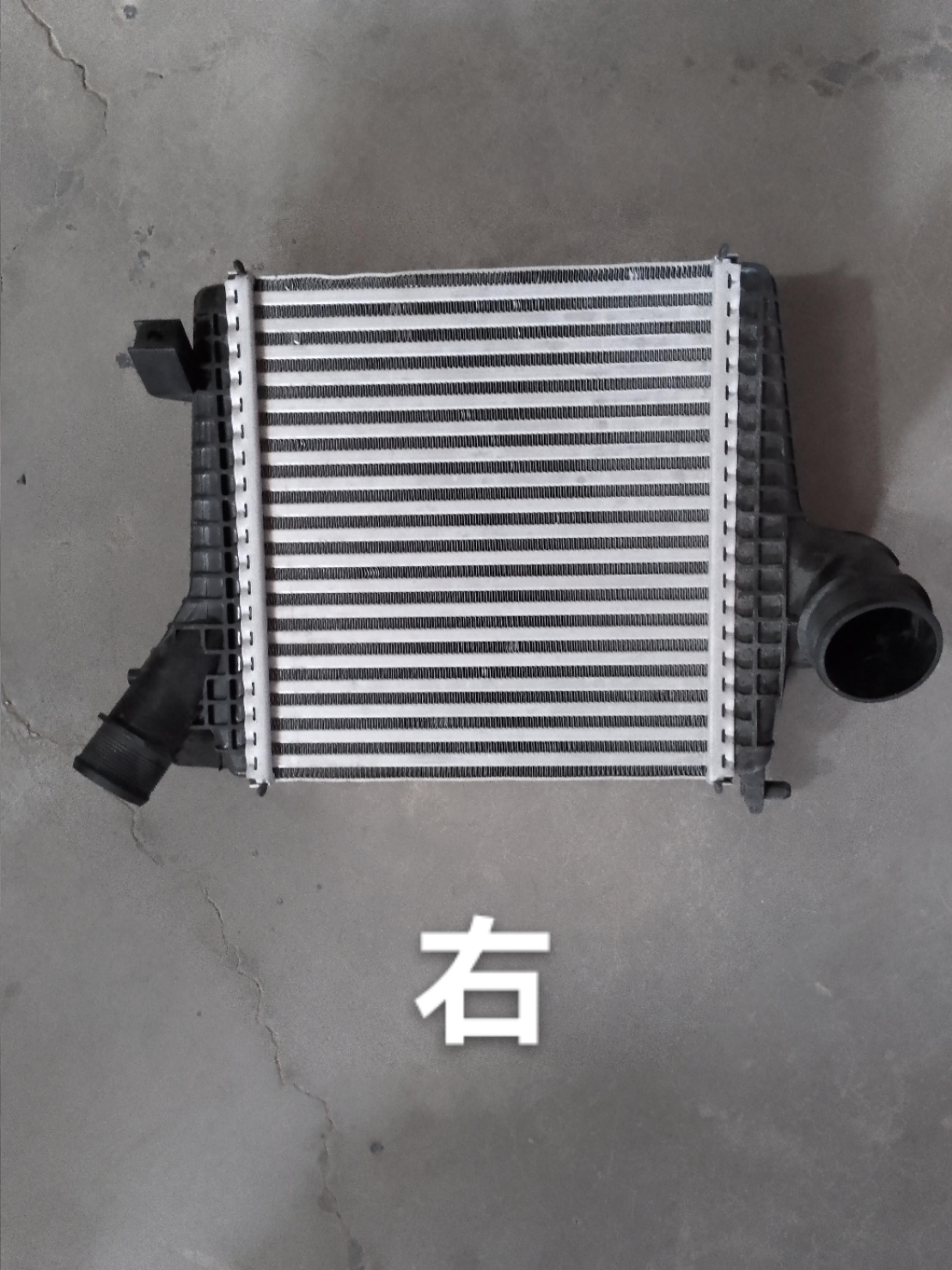 4M0145804BR car Intercooler，charge air cooler for Audi 15 Audi Q72.0/3.0 right