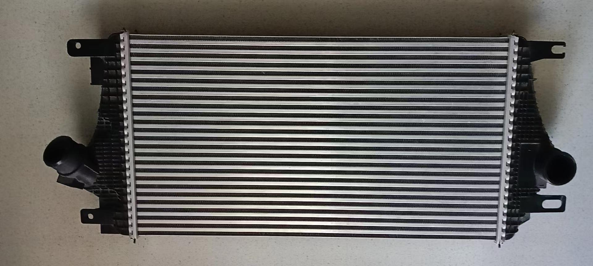 15 Taurus 2.0T car Intercooler，charge air cooler for Ford 15 Taurus 2.0T